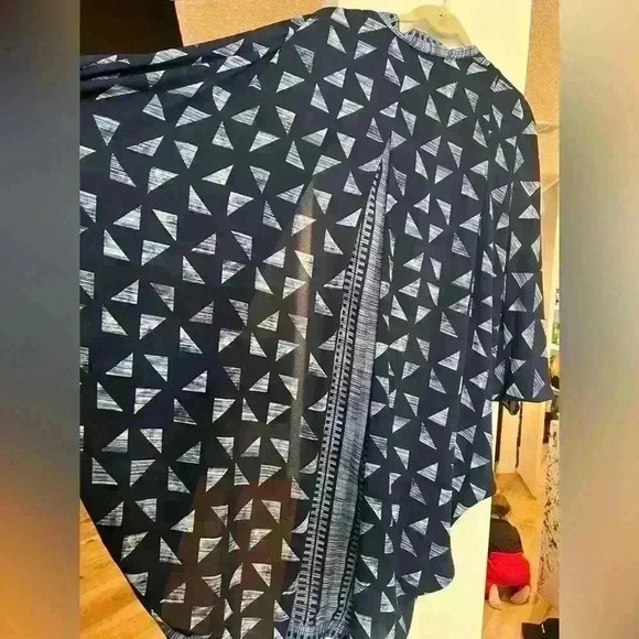 Harper and LIV Flowy Kimono sz 2X - Picture 3 of 9